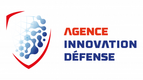 Logo AID (Agence Innovation Défense). représentant un bouclier à gauche et le nom de l'agence écrit à droite.